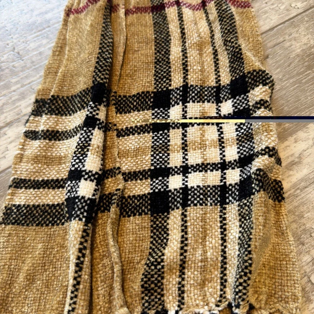 David & Young Camel Plain Classic Plaid Cashmink Fringe Hem Brown Scarf
